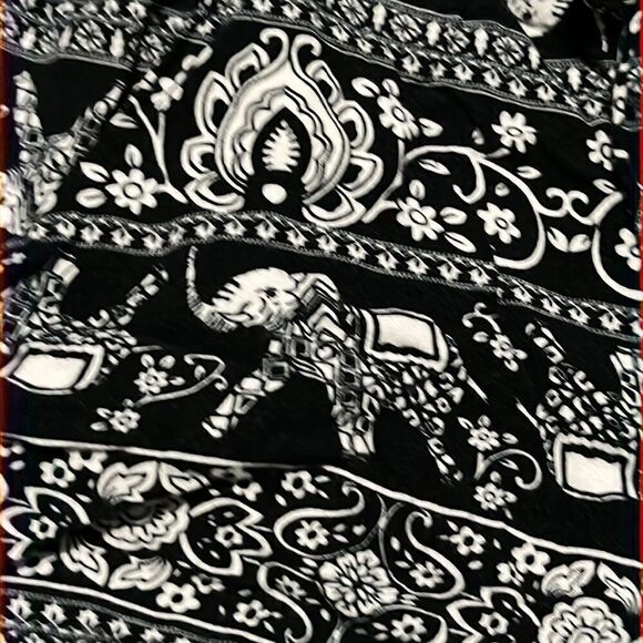 Bebop - black and white elephant loose shorts - M - Picture 2 of 4